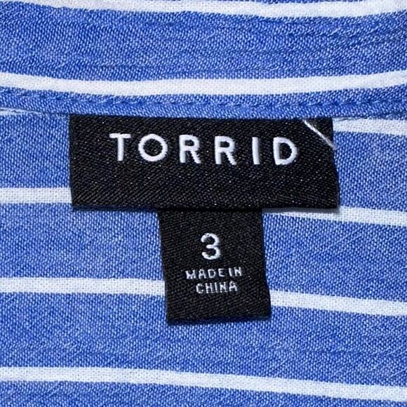Torrid Blue Stripe Twist Front Button Up Shirt Size 3X - Picture 3 of 13